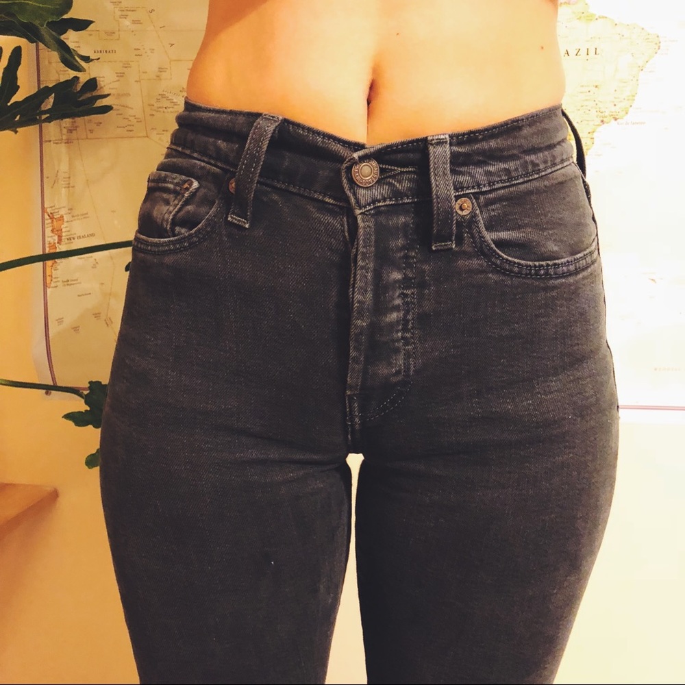 🌻 Vintage High Waisted Levi’s Jeans - Picture 3 of 8